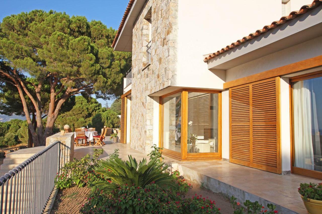La Ghisonaise Maison D'Hotes Καλβί Εξωτερικό φωτογραφία