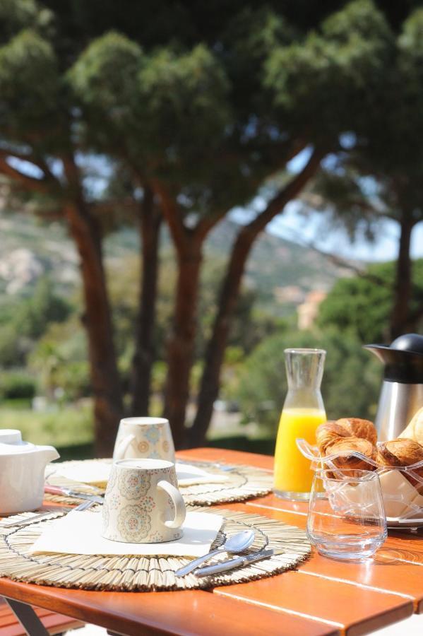 La Ghisonaise Maison D'Hotes Καλβί Εξωτερικό φωτογραφία