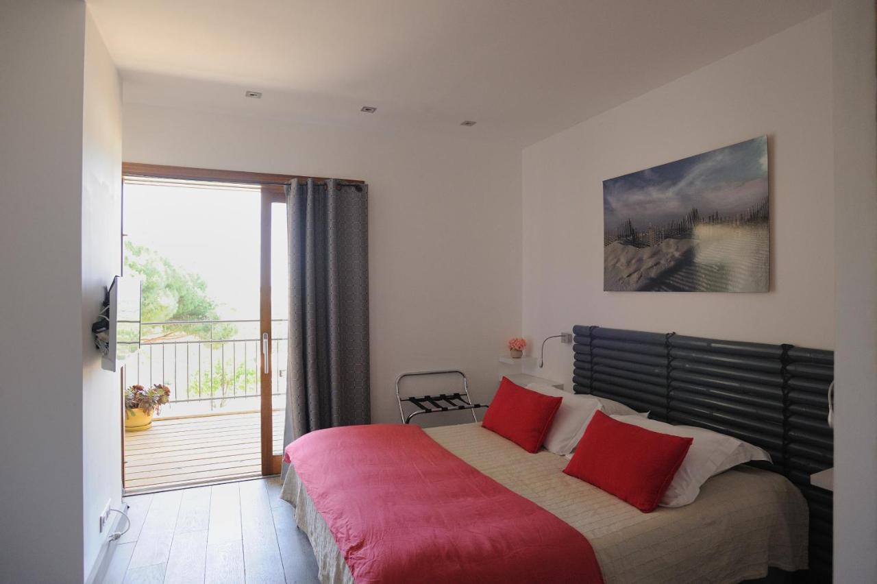 La Ghisonaise Maison D'Hotes Καλβί Εξωτερικό φωτογραφία